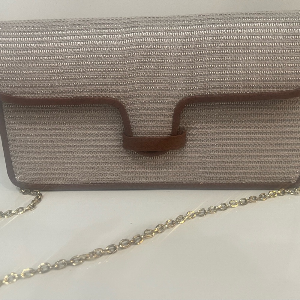 Urban Expressions Certified Vegan Beige Crossbody Bag. NWT